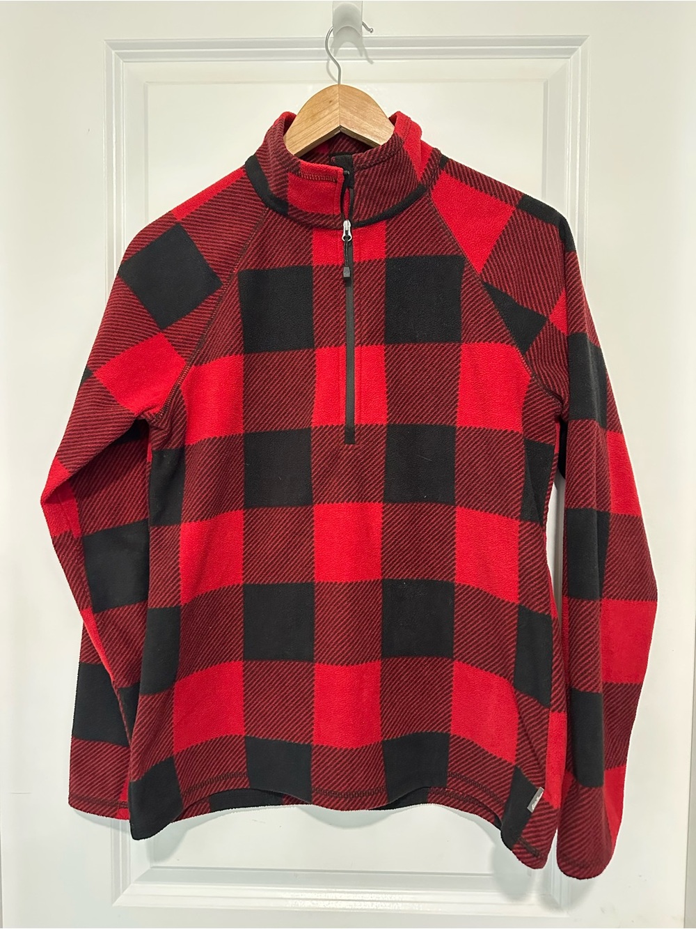 Eddie Bauer Women’s Red and Black Buffalo Plaid Half-Zip Sweater Size Medium